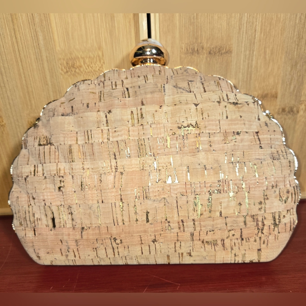 Seashell Shape Cork Gold Infused Design Clamshell Clutch Purse Chain Str… - Picture 4 of 4